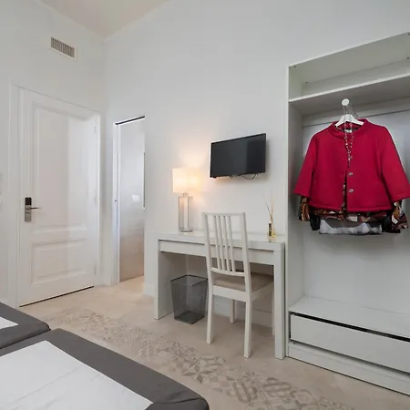 Vaticanspace Rooms